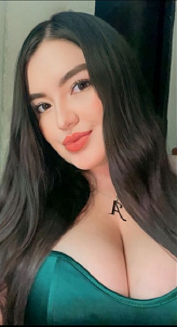 Mi compañera de la universidad me manda nudes + videos 10