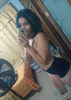 Putita de facebook es cogida en cuatro patas 8