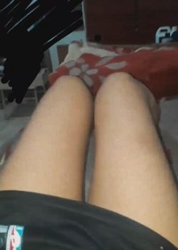 Morrita se abre de piernas y termina turbandose 13