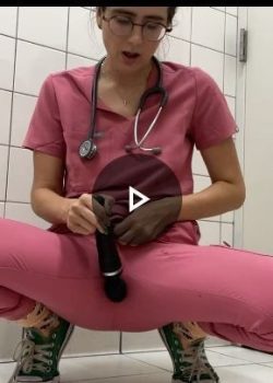 Flaquita lleva su vibrador para aguantar las guardias 19