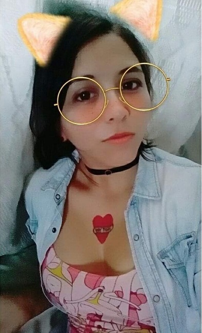 Mi novia me manda nudes manoseandose las tetasas 10