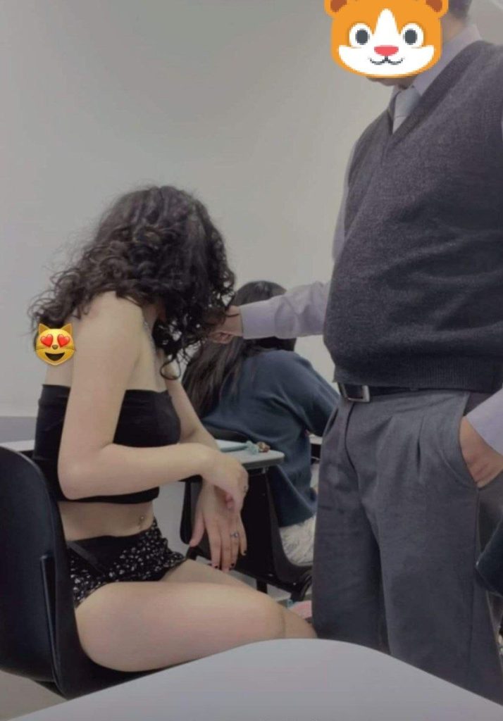 Morrita con tal de aprobar se coje a su profesor 10