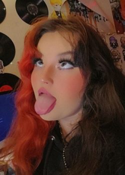 Gordita tetona se manda un pepino por la concha 21