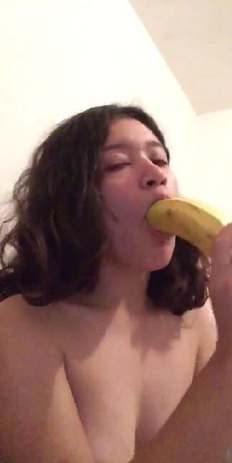 Morrita se turba con un bananda la conchita 10
