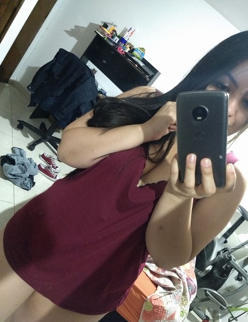 Morrita manda nudes y videos turbandose al tio 10