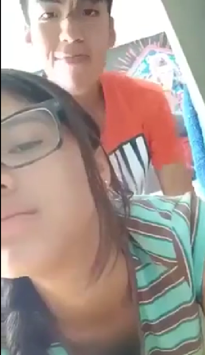 Parejita de primos se graba cogiendo 10