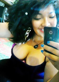 Morena mostrando las tetasas 13