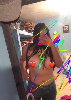 Mi flaca me manda videos manoseandose las tetasas 4
