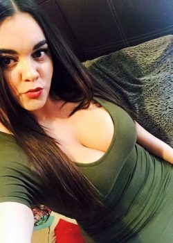 Hermosa morrita para cumearle todas esas tetasas 3