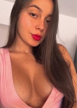 Universitaria tetona cogiendo en cuatro bien sabroso 13