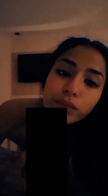 Morenita de ricas tetis mama verga y termina cumeada 10