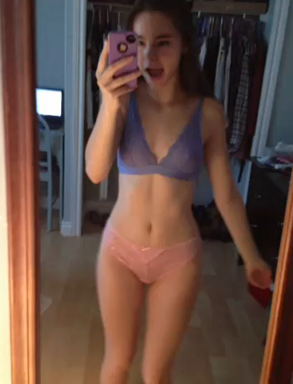 Flaquita luego de bailar sexy se turba hasta correrse 10