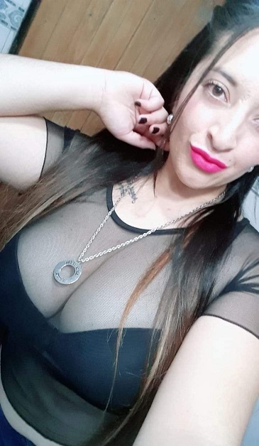 Blanquita tetona es cogida luego de mamar verga 10