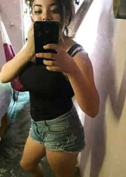 Mi vecina la tetona me manda videos y nudes turbandose 14