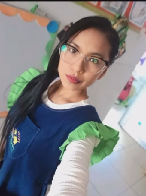 La maestra de mi hijo, me manda nudes y videos 10
