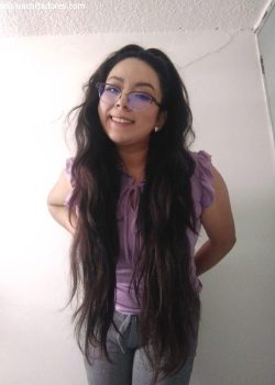 Lecheandole la cara a mi compañera de clases +video 2