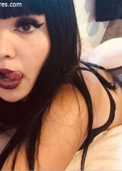pendeja morocha rica 13
